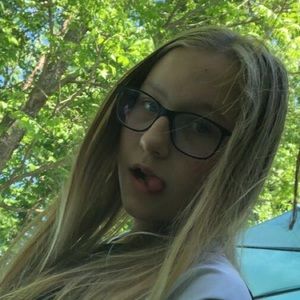 Meet your Posher, Ember